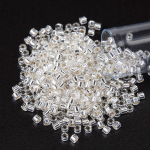 Бисер цилиндрический Miyuki Delica DB041 Silver Lined Crystal