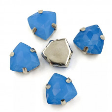 Триллиант в цапах Blue Opal 12 мм. Триллиант в цапах Blue Opal 12 мм.
