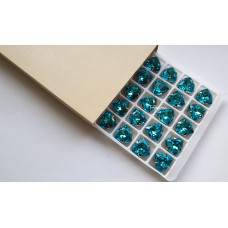 Триллиант в цапах Aquamarine 12 мм. Триллиант в цапах Aquamarine 12 мм.