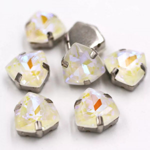 Триллиант в цапах Crystal Light Grey Delite 12 мм.