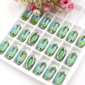 Лодочка в цапах Crystal Peridot Delite