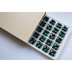 Квадрат в цапах Emerald